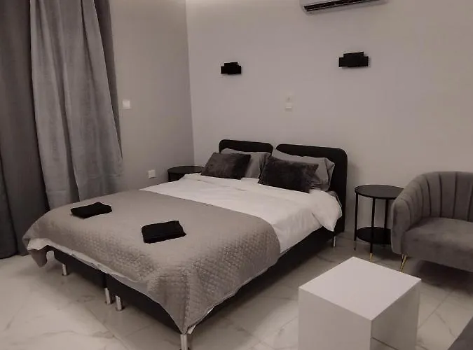 Apartment In The Heart Of *